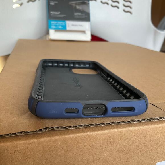 iPhone Case Speck iPhone 11 Pro Case, Impact Protection, Navy blue - Picture 3 of 7